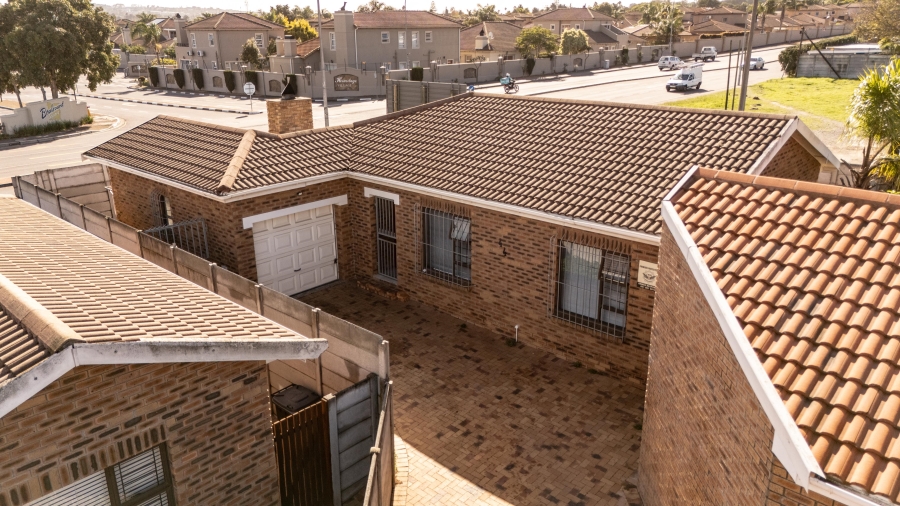 3 Bedroom Property for Sale in Protea Heights Western Cape